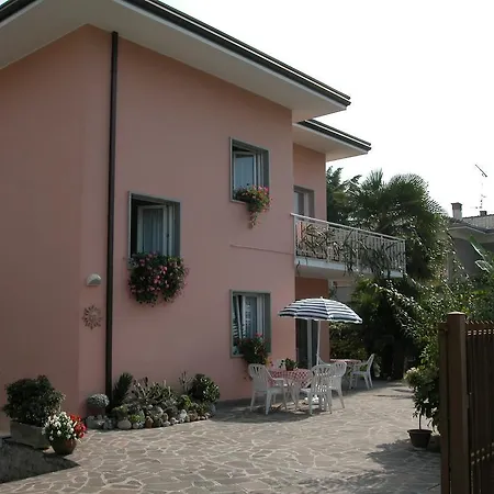 Rosa Apartment *